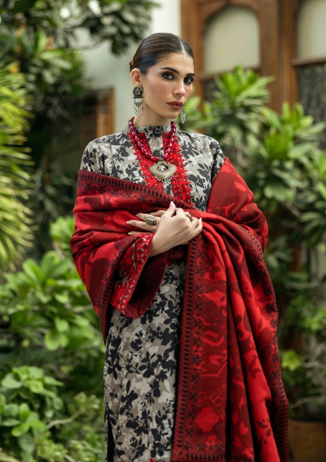 Luxury Lawn Stitched Suit 3 piece - 2025 - LE-03
