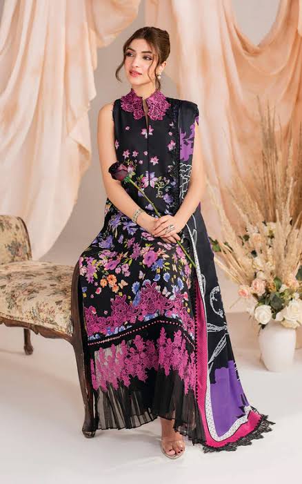Luxury Lawn Stitched Suit 3 piece - 2025 - LE-08