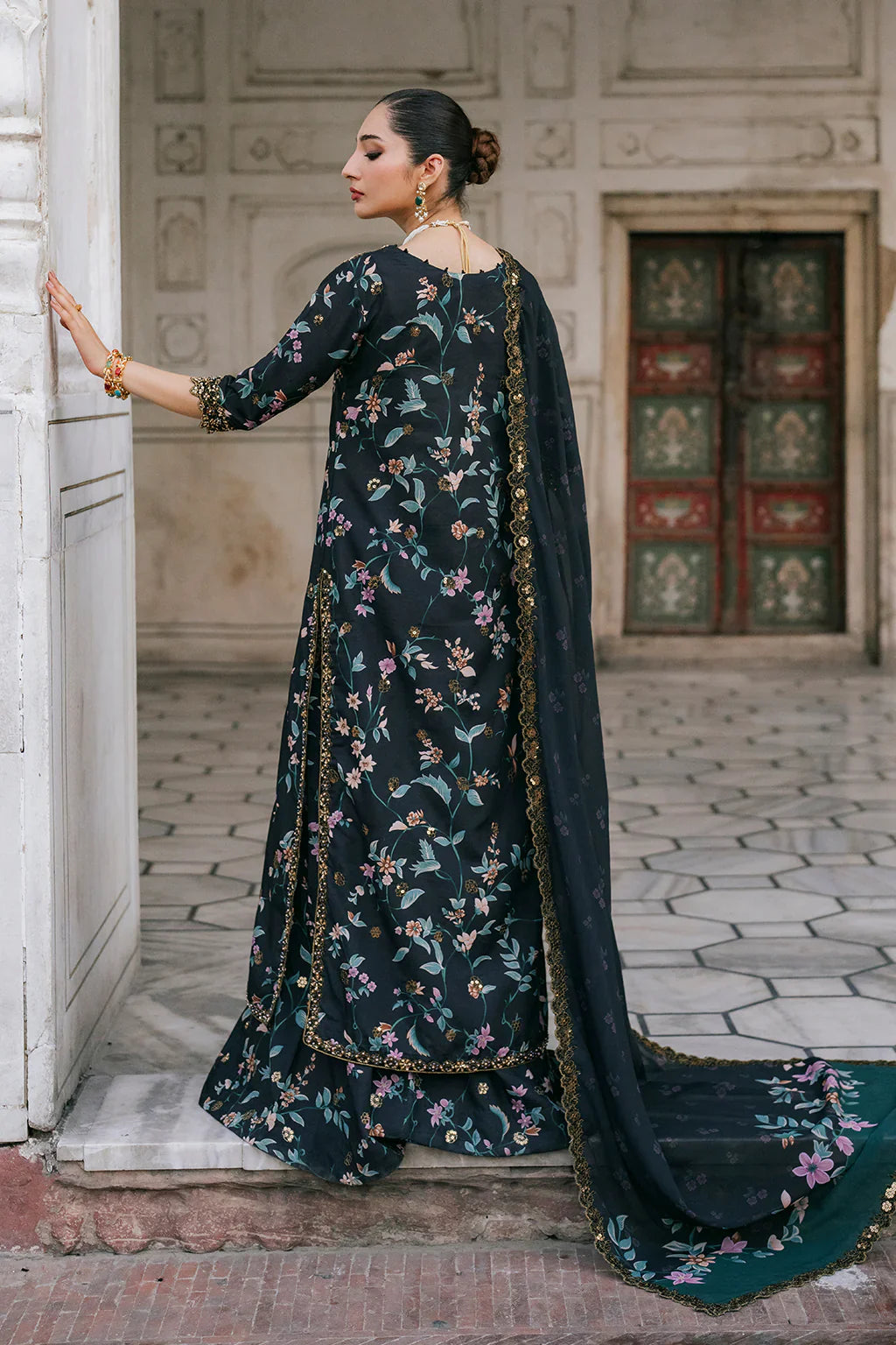 Luxury Lawn Stitched Suit 3 piece - 2025 - LE-05
