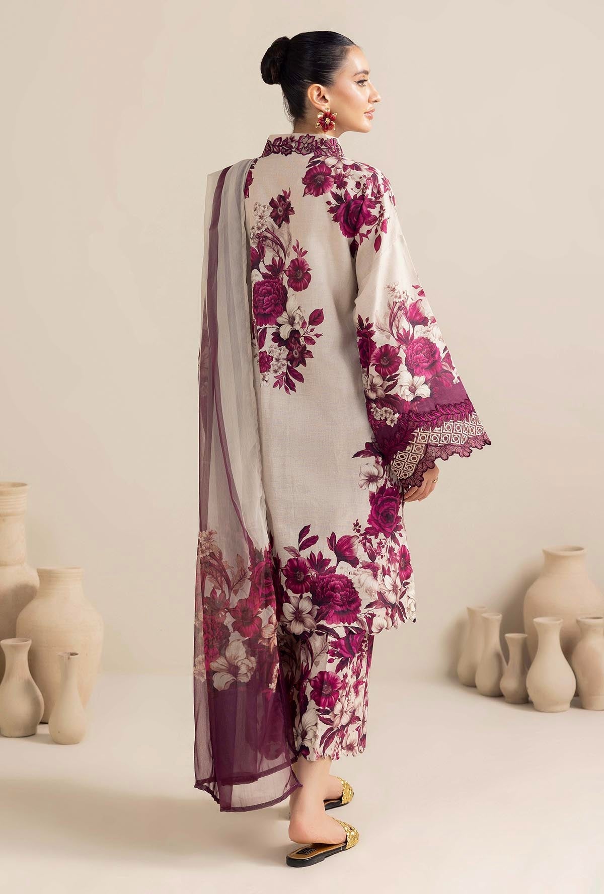 Luxury Lawn Stitched Suit 3 piece - 2025 - LE-01