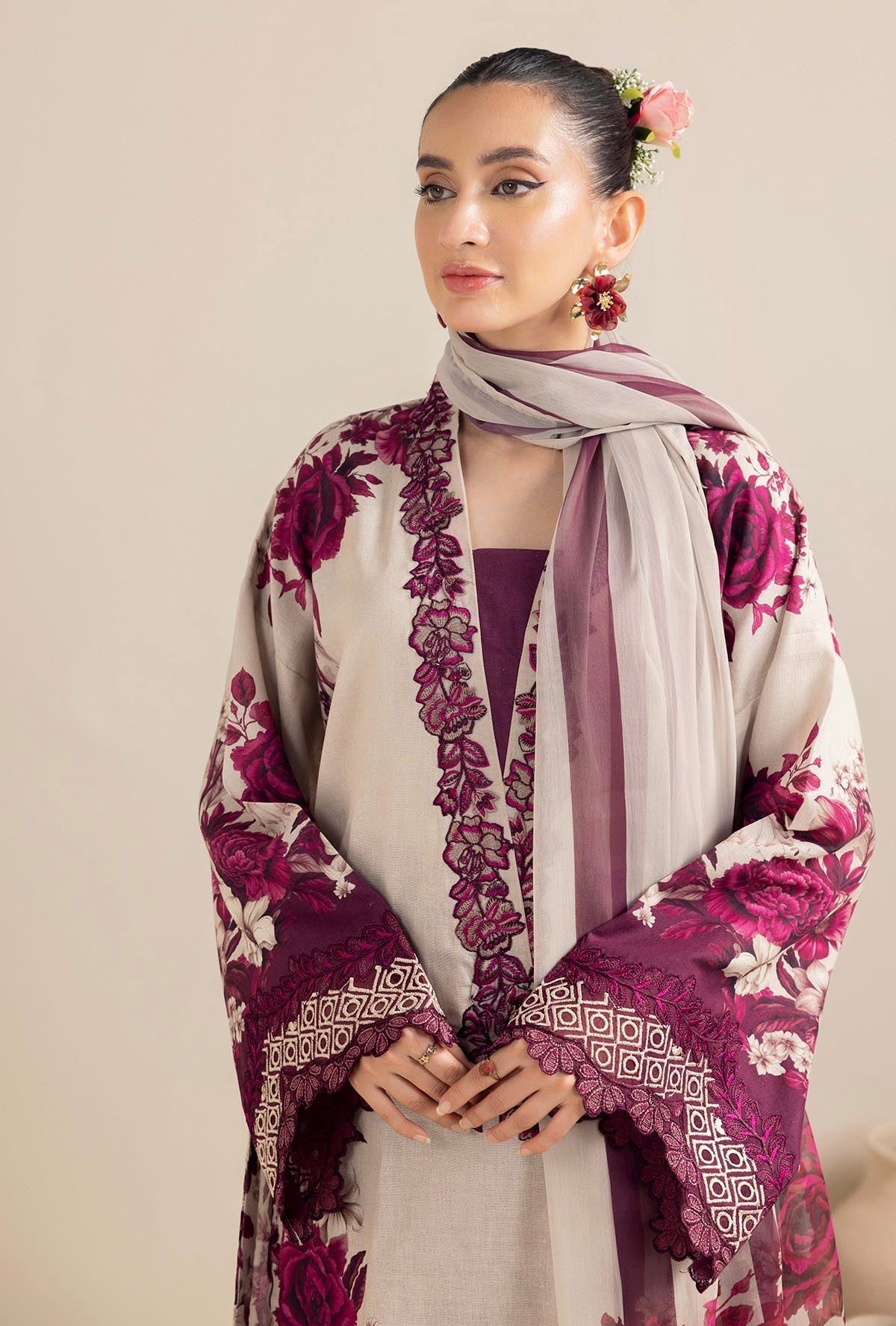 Luxury Lawn Stitched Suit 3 piece - 2025 - LE-01