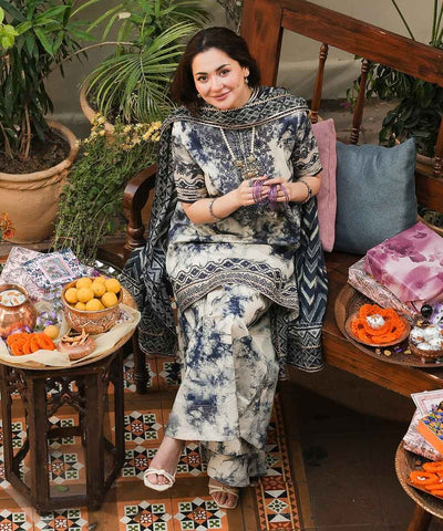 Luxury Lawn Stitched Suit 3 piece - 2025 - LE-04