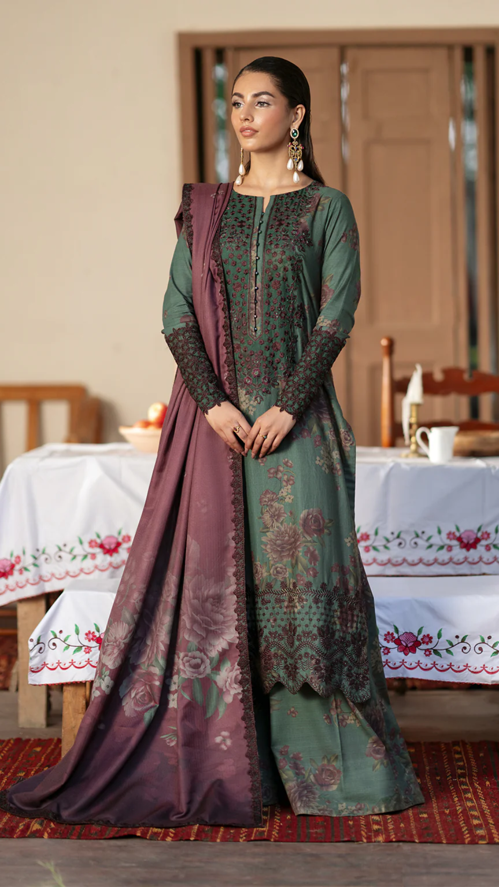 Luxury Lawn Stitched Suit 3 piece - 2025 - LE-11